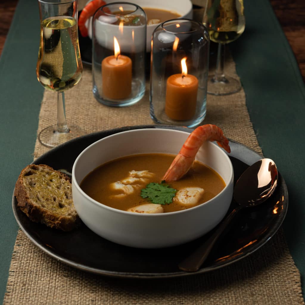 Nage de SaintJacques et églefin sur bisque de homard Kerbriant